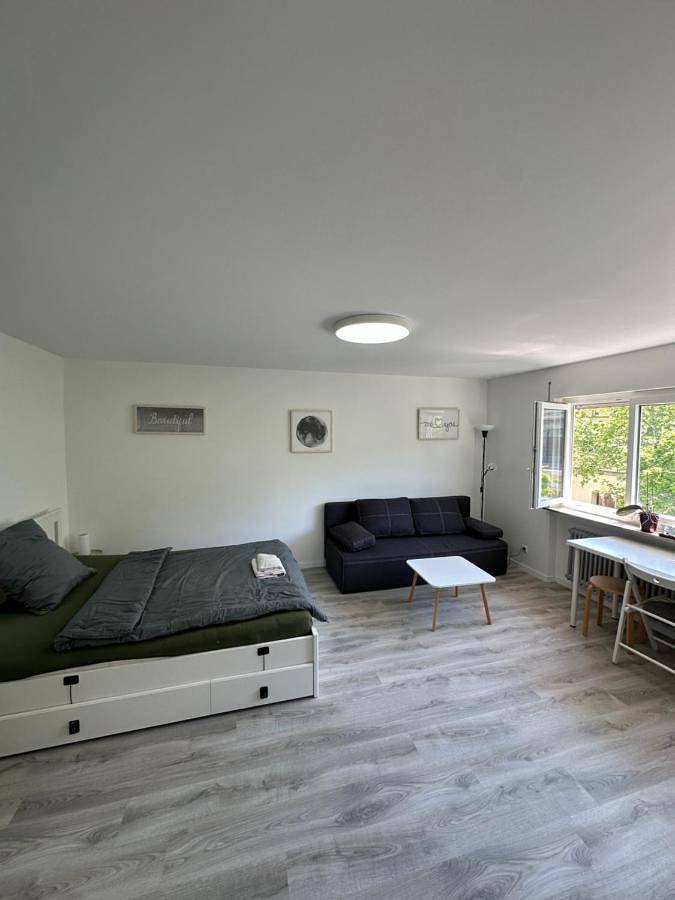 Ganze Wohnung, One-Bedroom Apartment in Stuttgart, Stuttgart Region