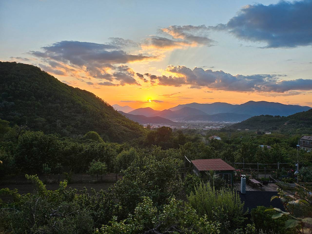 Entire apartment, Apartment 'Appartamenti In Agriturismo' with Mountain View, Wi-Fi and Air Conditioning in Fisciano, Salerno Province