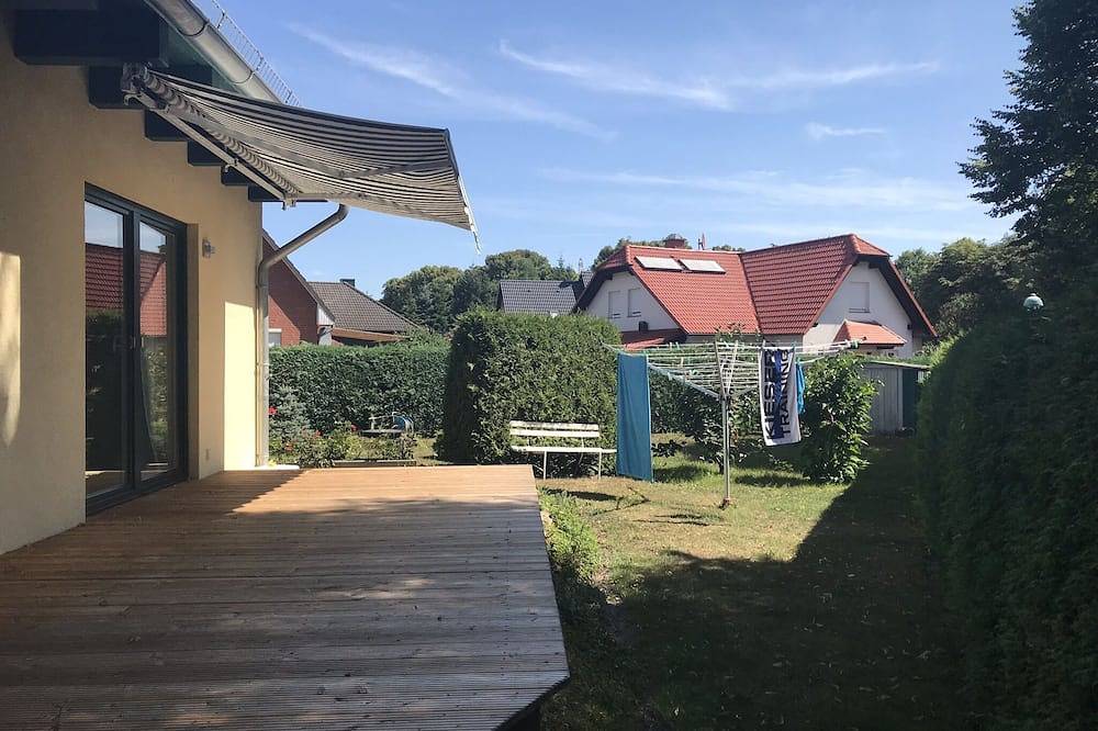 Ganze Wohnung, Apartment in a quiet residential area, 800m away from the Plauer See in Alt Schwerin, Plauer See