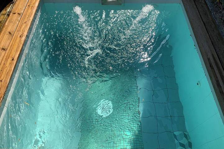 Gîte pour 3 personnes, avec piscine et jacuzzi dans Villampuy