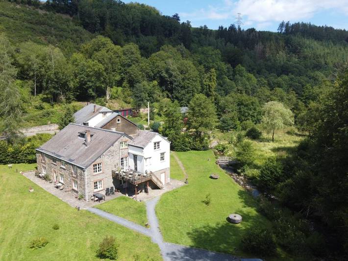 Gîte pour 2 personnes, avec Terrasse ainsi que Jardin et Vue dans Beausaint