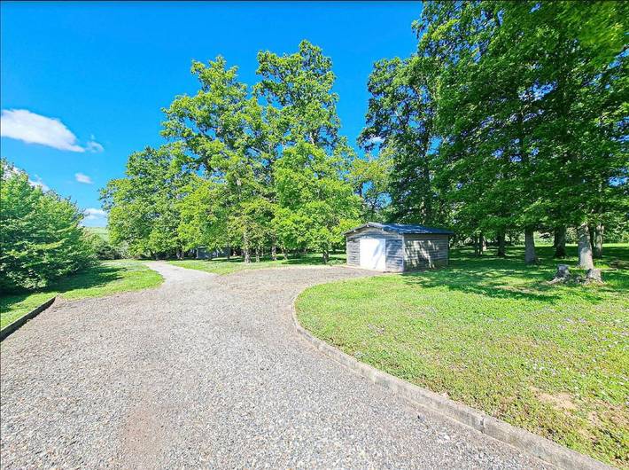 Location de vacances pour 8 personnes, avec vue et jardin à Houdan