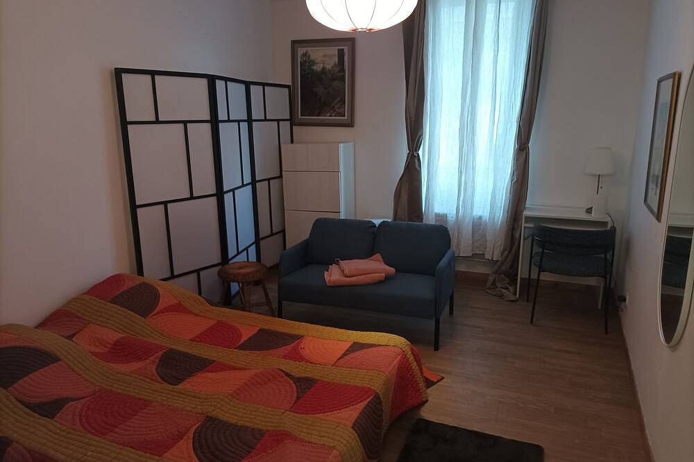 Apartamento entero, La Clef des Cœurs, Appartement au Bord de la Rivière, au Centre Ville:) in Montargis, Región de Montargis