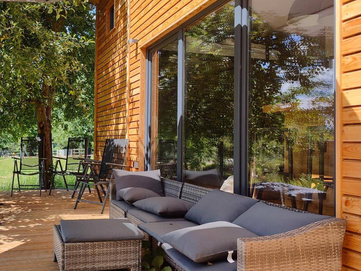 Gemütliches Tiny House zwischen zwei Naturteichen - Kamin, Terrasse & Natur pur in Großharthau, Oberlausitz-Niederschlesien