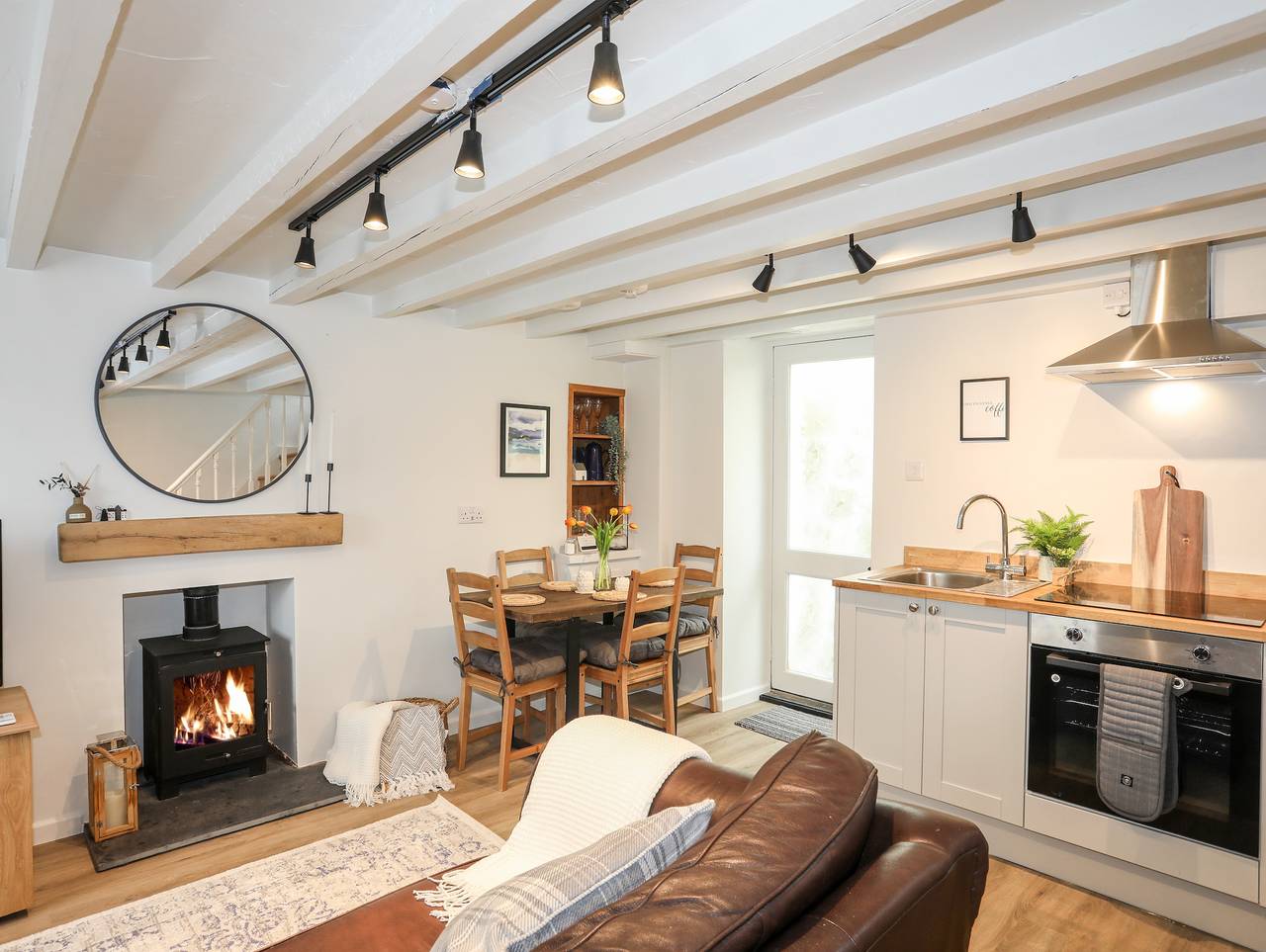 Bwthyn Lili (Lily Cottage) in Cemaes, Isle of Anglesey