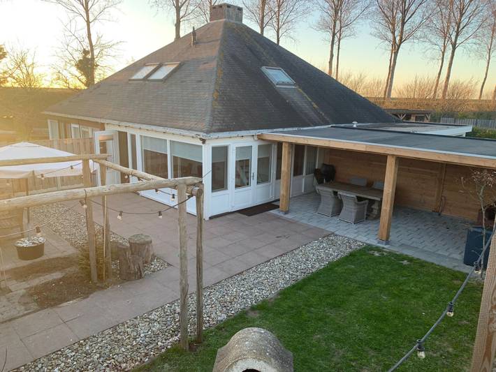 Loft voor 6 personen, met tuin en zwembad in Zeeland