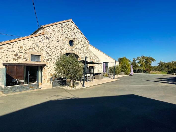 Gîte pour 2 personnes, avec bassin pour enfant et jardin ainsi que vue et piscine dans Sèvremoine - 3