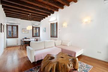 Vacation Rental for 4 Guests in Venice, Laguna di Venezia, Picture 3