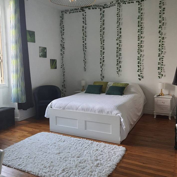 Chambre d’hôte pour 4 personnes, avec jardin ainsi que jacuzzi et piscine