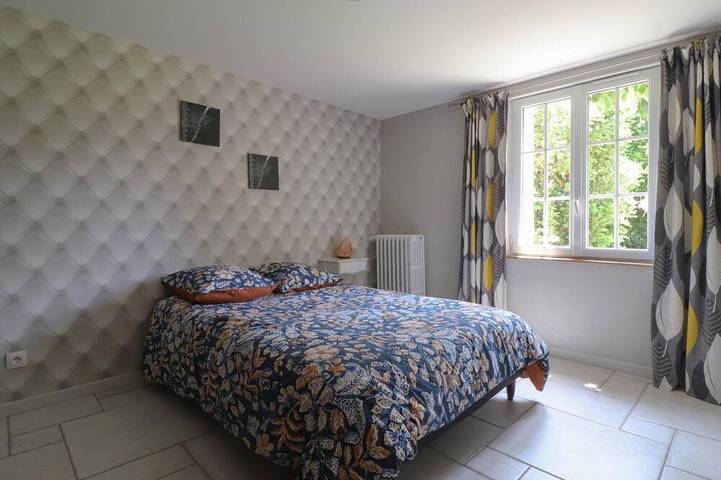 Gîte pour 8 personnes, avec jardin à Saint-Evroult-Notre-Dame-du-Bois - 2