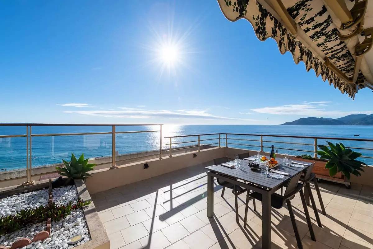 Appartement De Vacances pour 4 Personnes dans Cannes La Bocca, Cannes