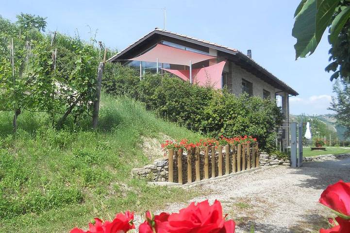 Gîte pour 6 personnes, avec Terrasse et Jardin à Ceva