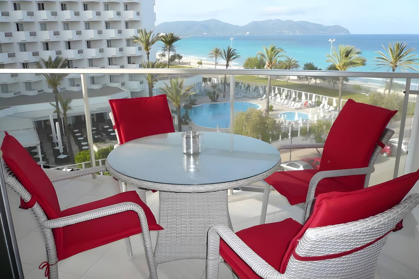 Ganze Wohnung, Modernes Apartment mit beeindruckendem Meerblick in Cala Millor, Sant Llorenç des Cardassar