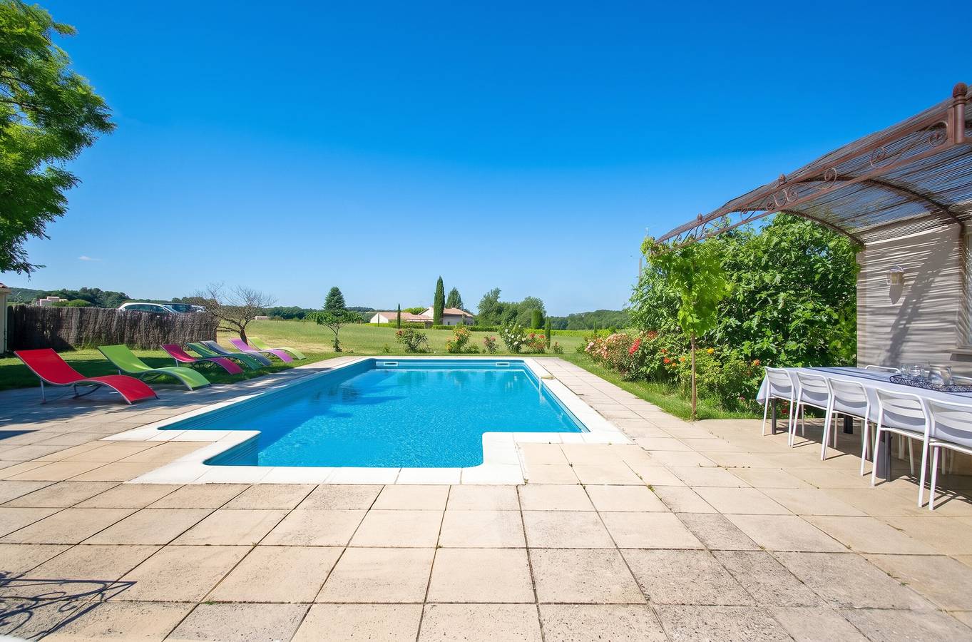 Villa charmante à La Tour-d'Aigues avec piscine privée in La Tour-d'Aigues, Parc naturel régional du Luberon
