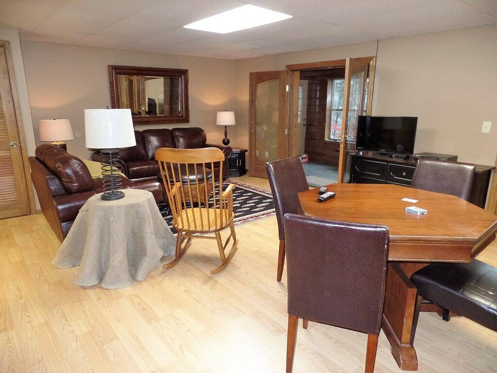 Lake Front Lodge mit schönem Blick auf den See und 5 Schlafzimmer und 5 Bäder in Monroe County (TN)