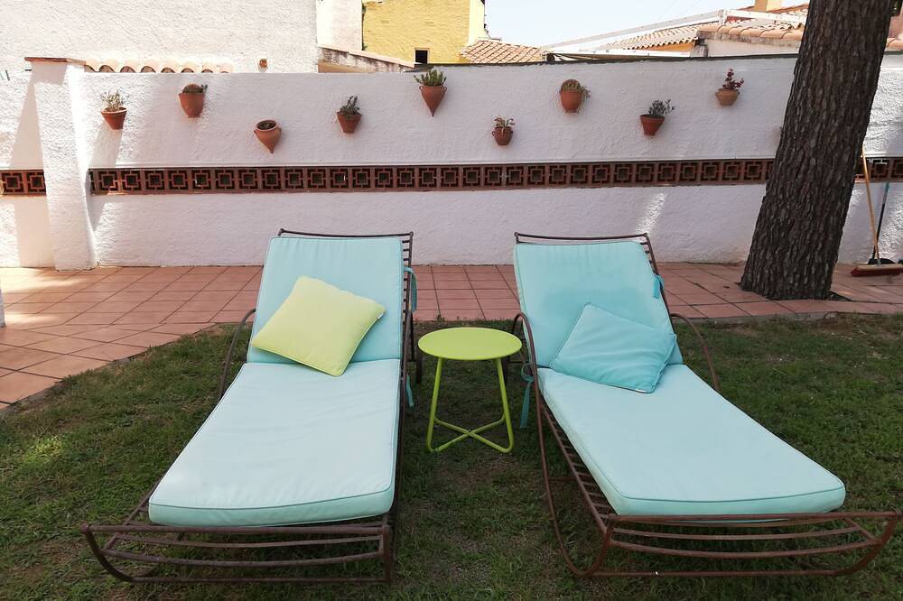 Hermosa villa con aire acondicionado, 8 personas, piscina y jardín privado cerrado, playa de 600mts in La Escala, Alt Empordà