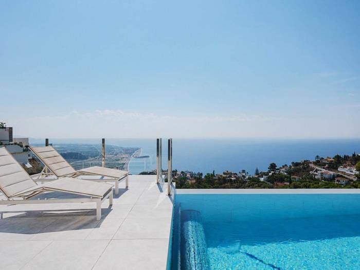 4 bed villa Golondrina with stunning views in Monte de los Almendros, Salobreña