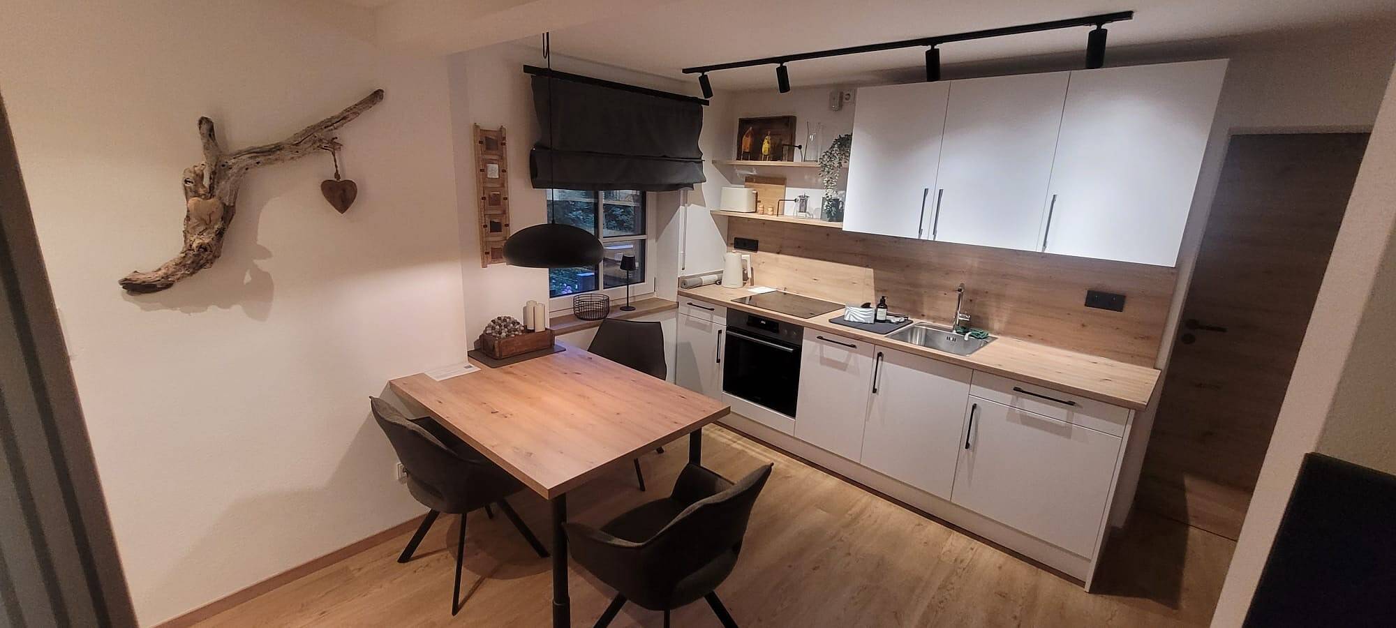 Ganze Wohnung, Apartment 'Ferienwohnung Am Schloss Elkofen' mit privater Terrasse und Wlan in Grafing, Oberbayern