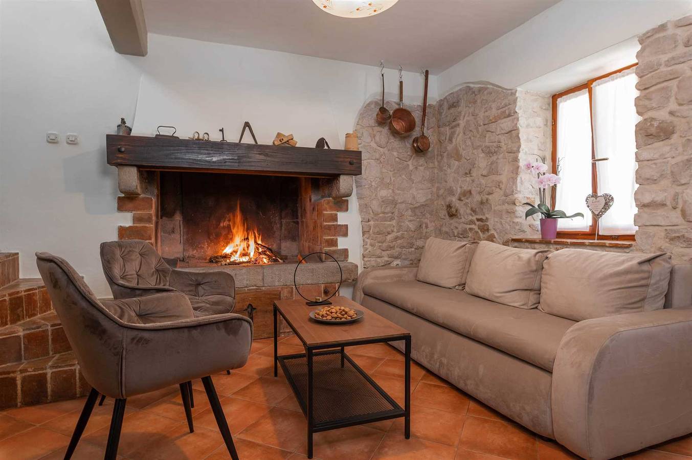 Casa Ivanovac mit Pool und großem Vorgarten in Labin, Ostküste Istrien
