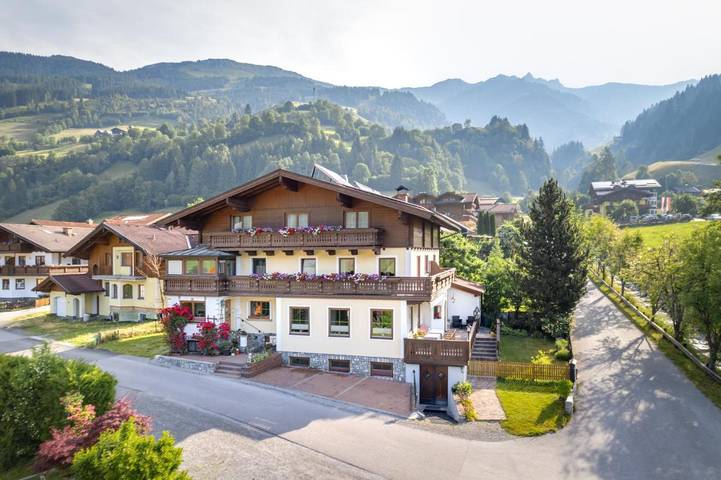 BnB für 3 Personen, mit Balkon und Terrasse sowie Garten und Ausblick in Dorfgastein