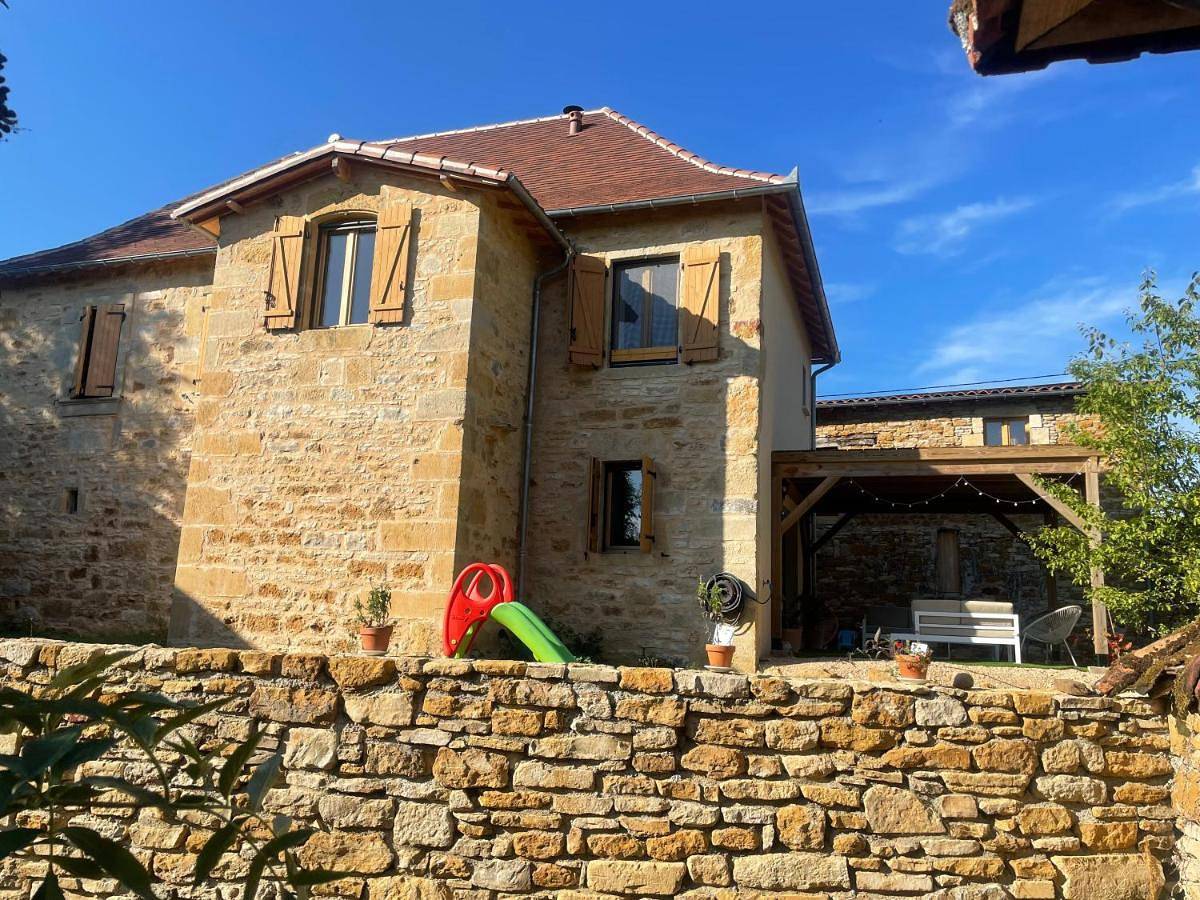 Five-Bedroom House in Capdenac, Lot
