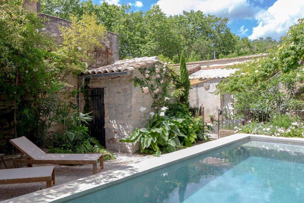 Mas de charme - T2 et chambres d'hôtes avec piscine & jardin in Marsillargues, Côte méditerranéenne (France)