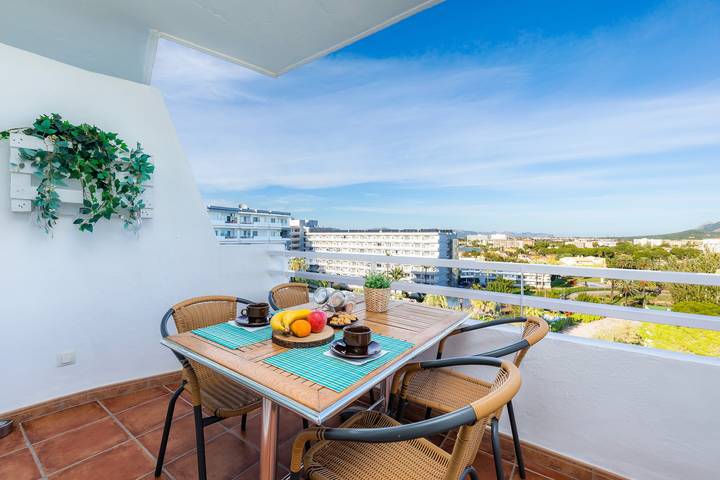 Geheel appartement, Appartement "Sweet Sea 712" in Port of Alcudia met gedeeld zwembad, gedeelde terrassen & Wi-Fi in Alcúdia, Kust van Mallorca