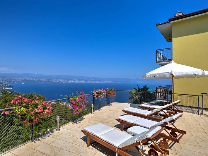 Ferienwohnung für 6 Personen, mit Balkon und Terrasse sowie Garten und Ausblick in Opatija Riviera - 2