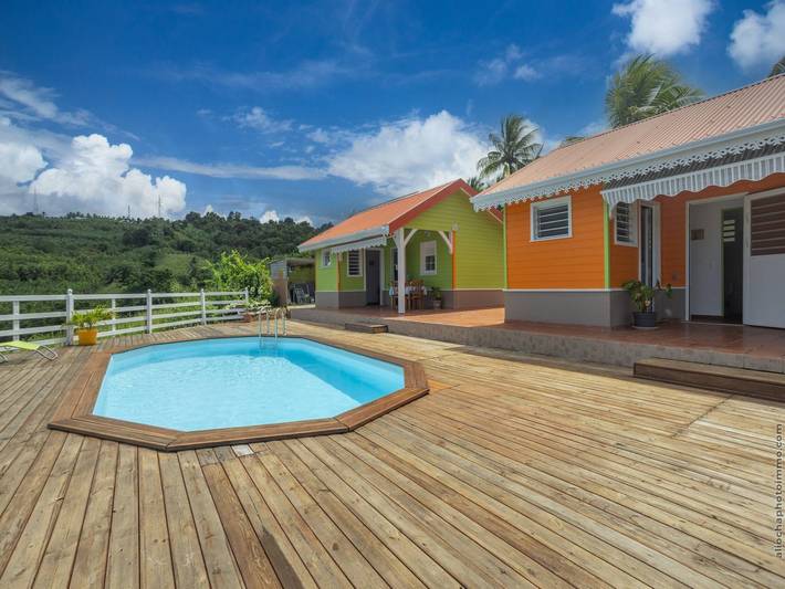 Bungalow für 8 Personen, mit Pool und Balkon sowie Garten, kinderfreundlich in Martinique