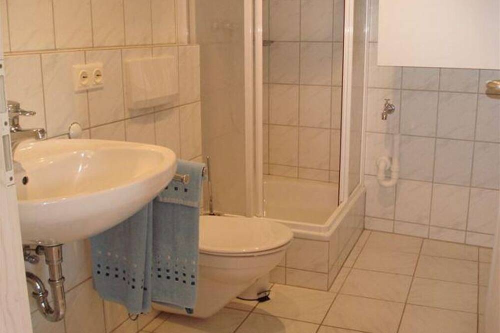 Ganze Wohnung, 4-Bett-Ferienwohnung Sonnenblick - Eifelferienhaus Miro in Steffeln, Vulkaneifel
