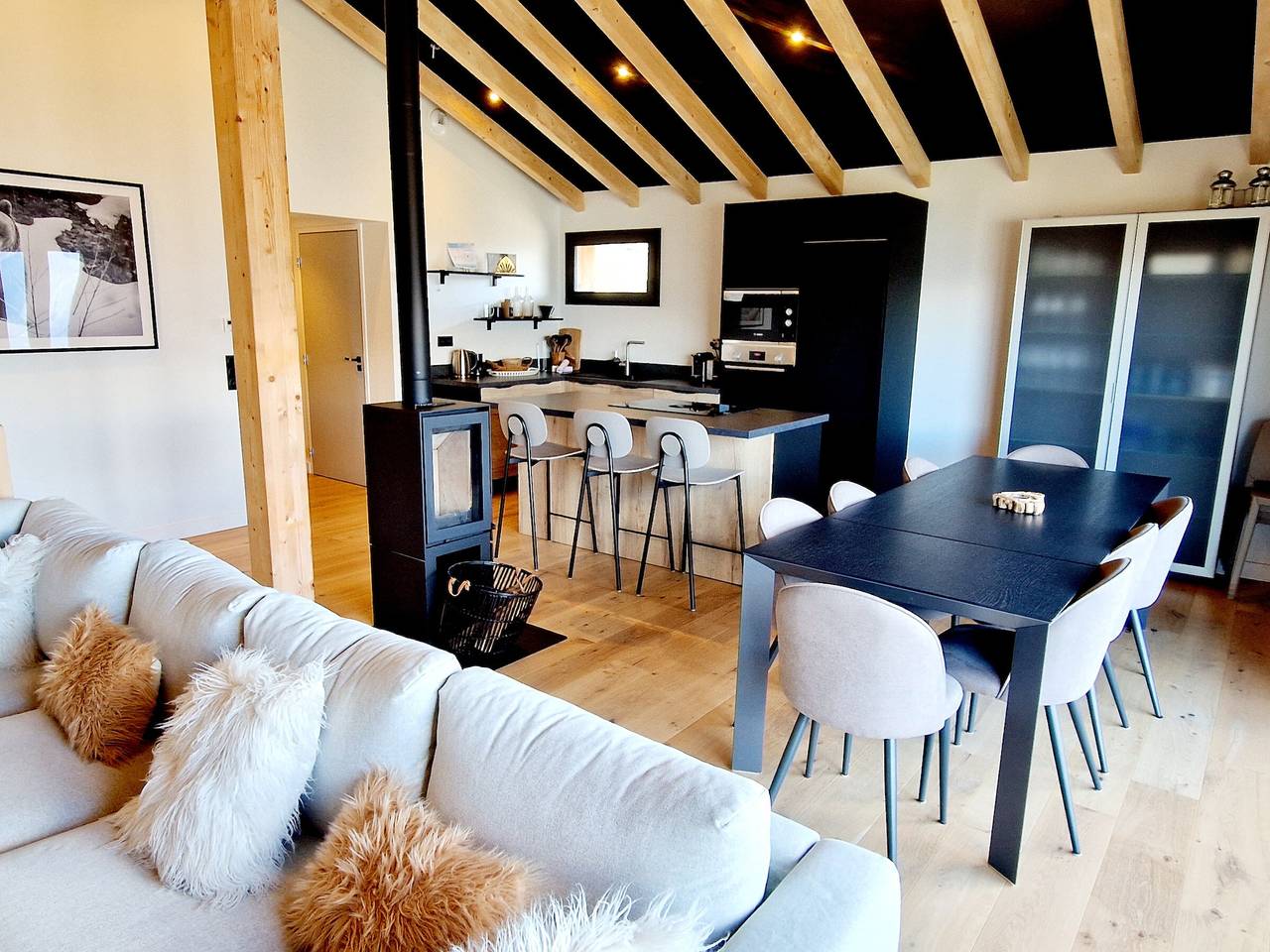 New 2024 chalet for 12 with jacuzzi, ski-room and parking in La Plagne in La Plagne, Aime-la-Plagne