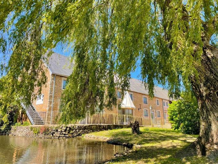 Hôtel pour 4 personnes, avec jardin et piscine à Crannes-en-Champagne - 2