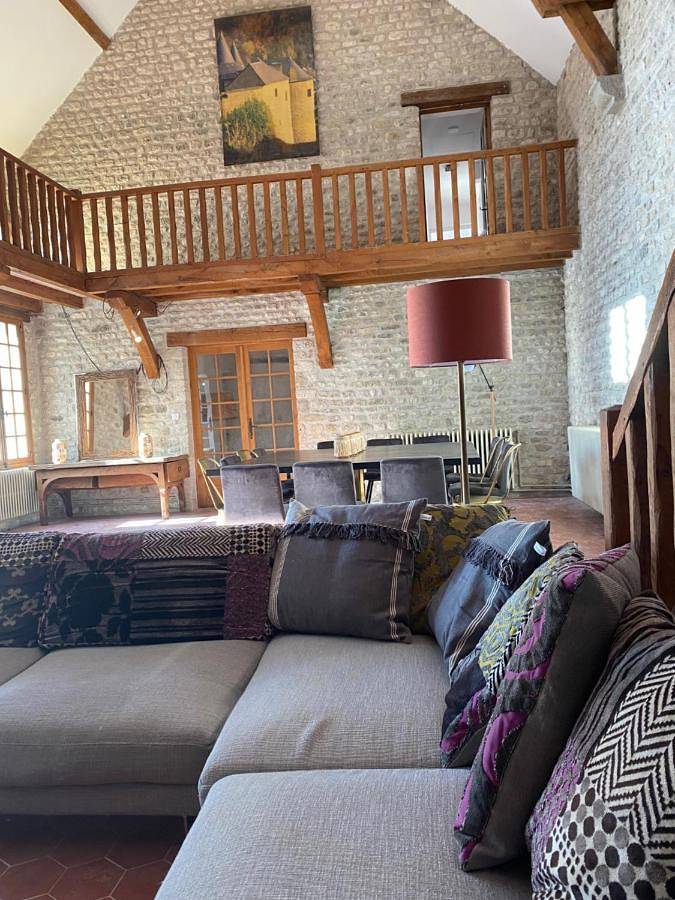 Location de vacances pour 15 personnes, avec vue et piscine ainsi que jardin et sauna à Yèvre-la-Ville - 4