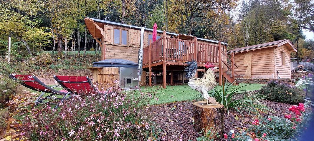 Gîte pour 4 personnes, avec sauna et jacuzzi ainsi que jardin et piscine - 1