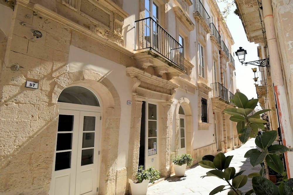 Apartamento entero, Bonito apartamento para 4 personas con A/C, Wifi, Tv, terraza, mascotas permitida y aparcamiento in Siracusa, Provincia de Siracusa