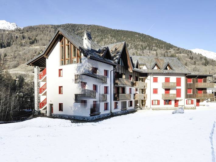 Casa vacanza per 5 persone, con Terrazza e Giardino a Passo Tonale (Stazione sciistica)