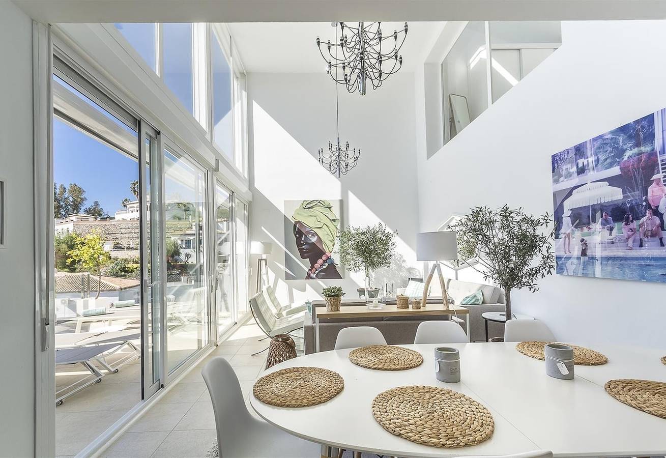 Villa 'Bellona' met Uitzicht op Zee, Wi-Fi en Airconditioning in Monte de los Almendros, Salobreña