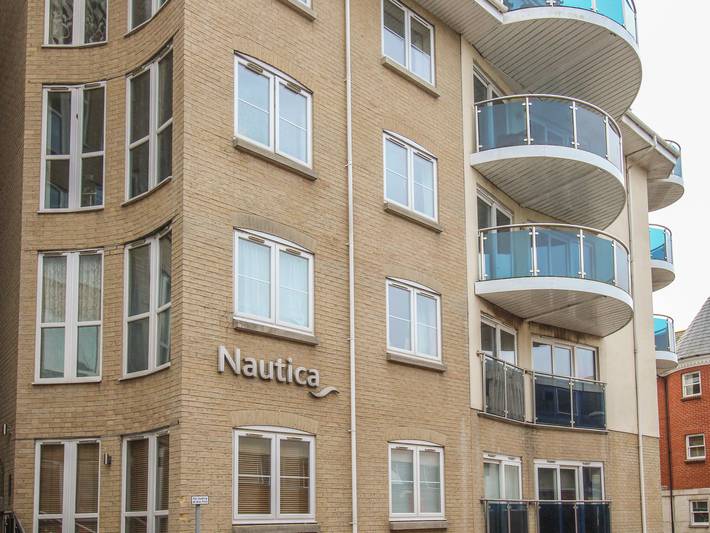 Apartment for 4 people, with balcony in Weymouth
