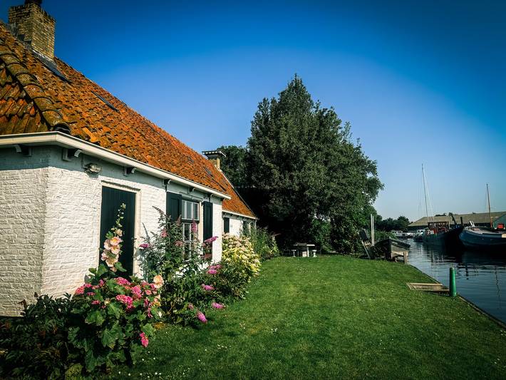Boerderij voor 6 personen, met Terras en Tuin in Friesland