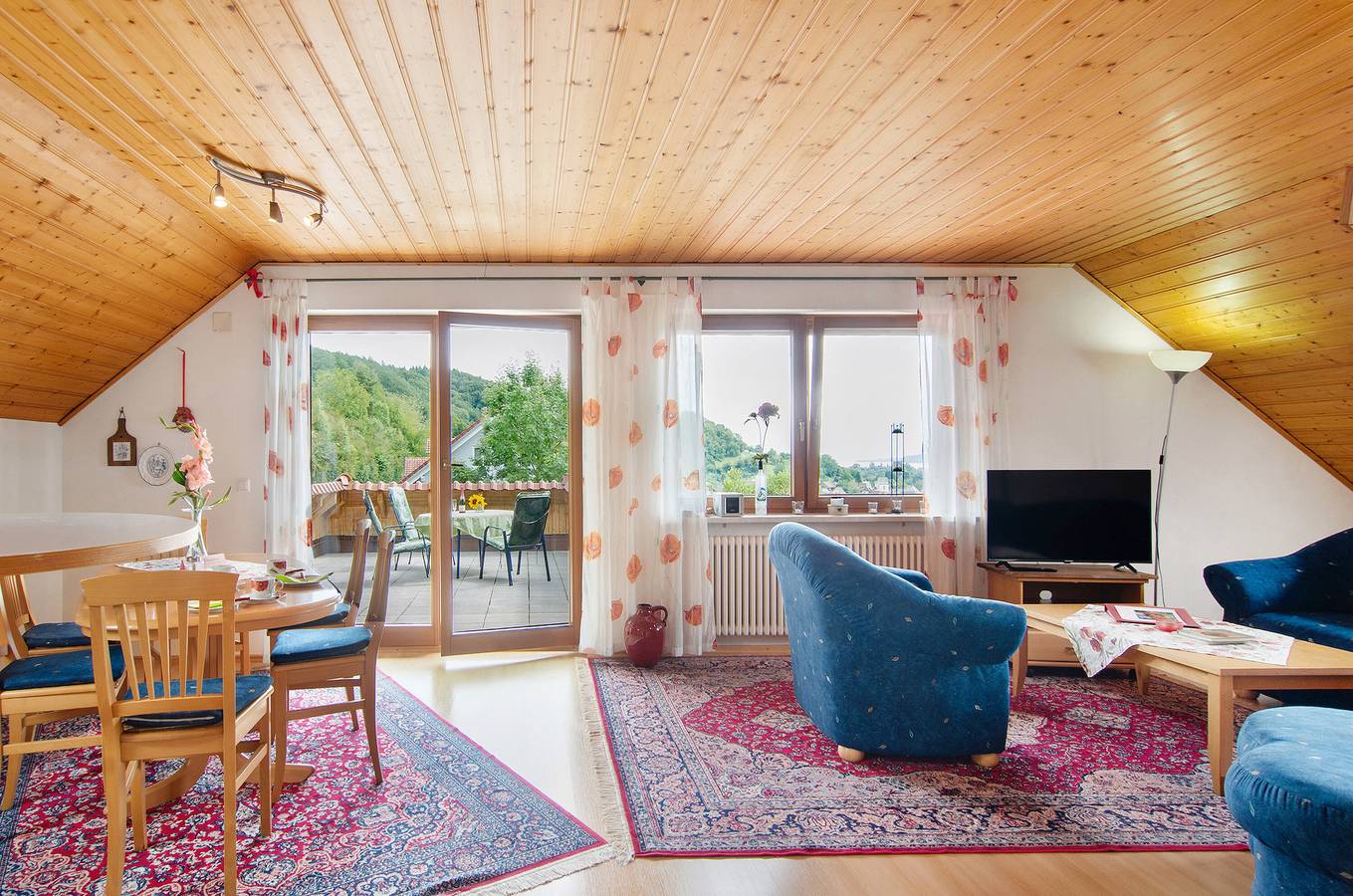 Ganze Wohnung, Apartment 'Bodenseeblick' mit Seeblick, privater Terrasse und Wlan in Espasingen, Stockach