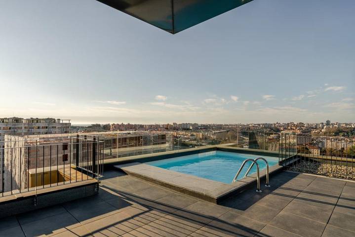 Apartamento de férias para 2 pessoas, com vista e terraço e ainda piscina, com animais de estimação em Vila Nova de Gaia