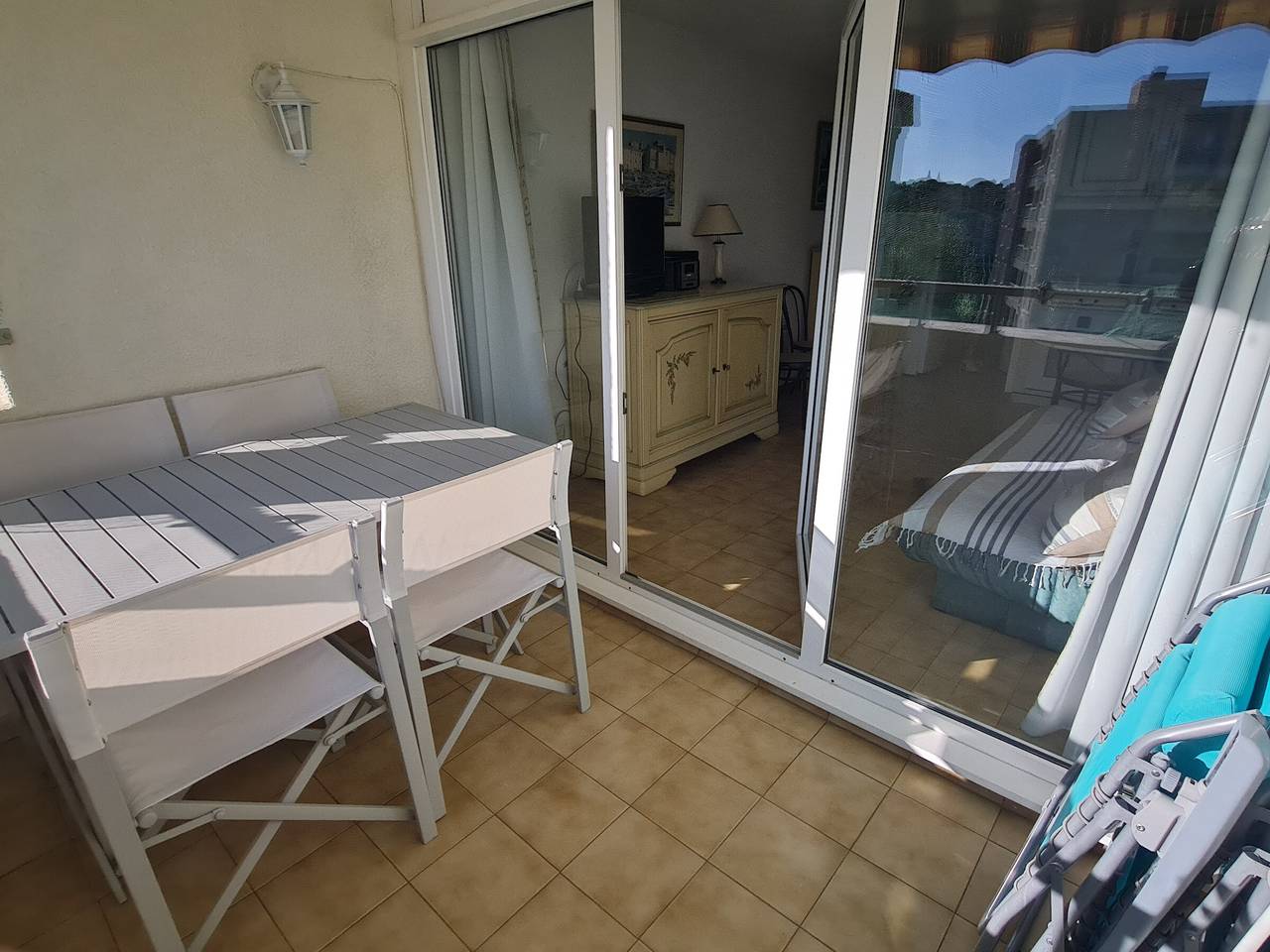 Entire apartment, 2-room apartment with balcony, pool, and private parking in Sainte-Maxime in Sainte-Maxime, Mediterranean Coast (France)