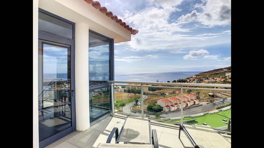 Glamping para 2 pessoas, com vista para o mar e varanda e ainda piscina em Madeira