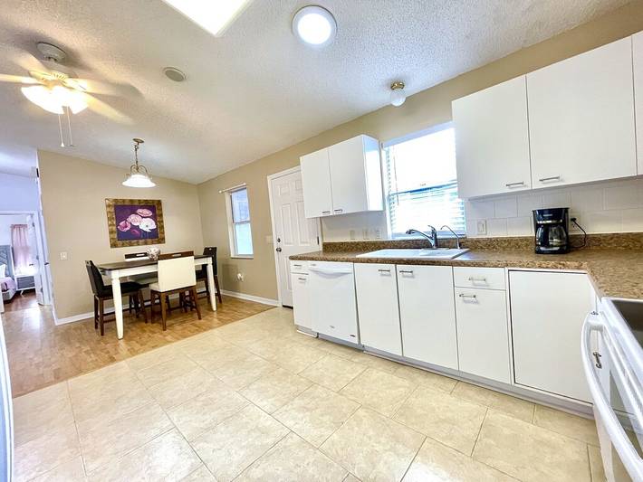 Vacation rental for 4 people, with yard and pool as well as hot tub, with pets in Lady Lake