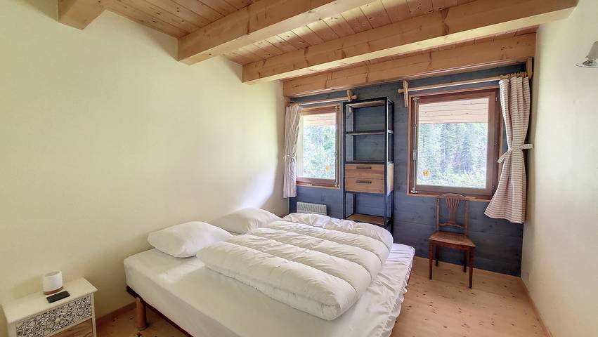 Chalet Jumbaz - Seytroux - 6 Personnes - Jardin avec Vue Montagnes in Seytroux, Région de Thonon-les-Bains