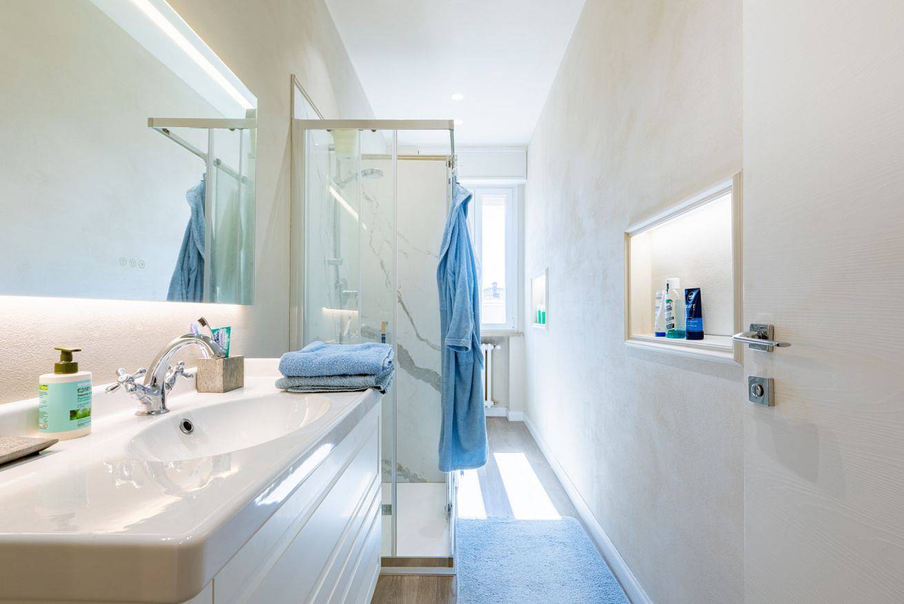 Appartamento intero, Guesthost - Parma Modern Apartment Balcony! in Parma, Provincia di Parma