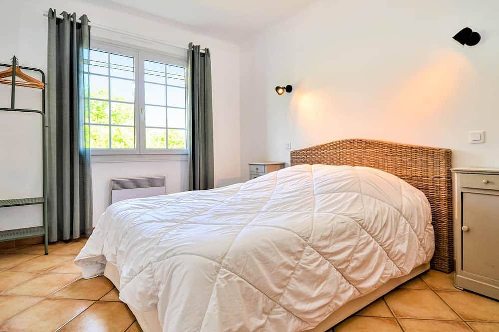 4 bedroom lovely home in Bellegarde in Bellegarde, Nimes region