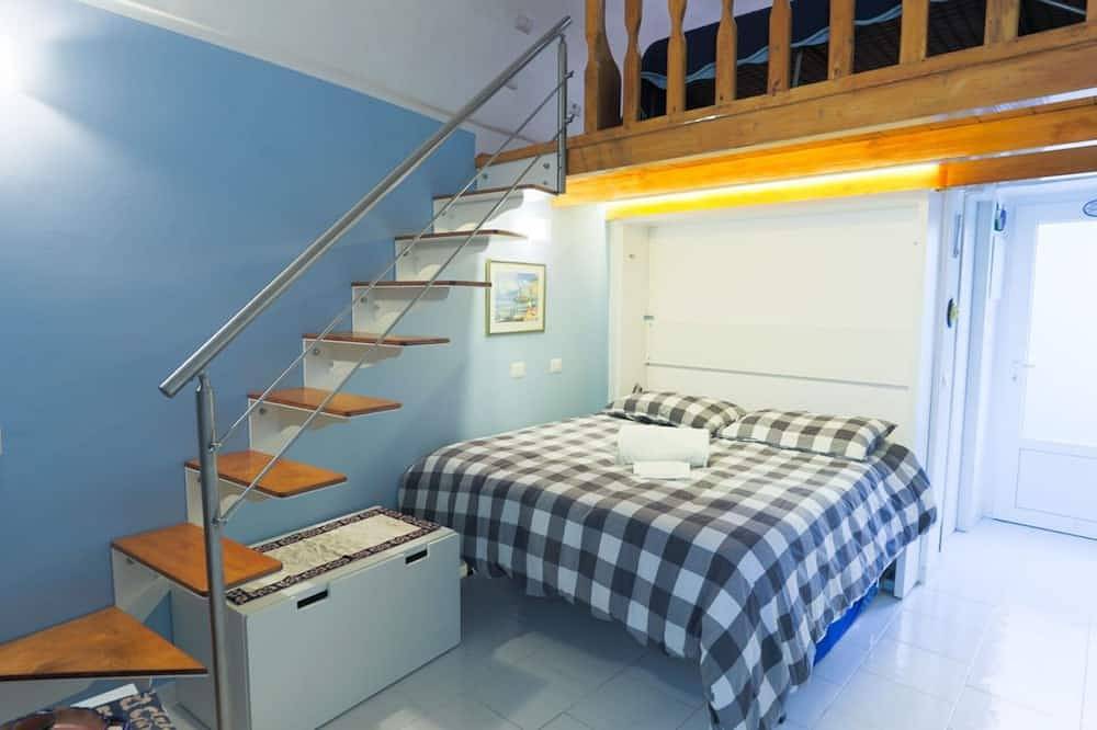 Entire apartment, Beautiful apartment for 3 people with A/C, Wifi, Tv, patio and parking in Minori, Amalfi Coast