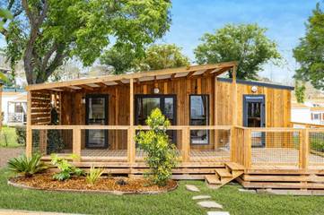 Mobil home pour 6 personnes, avec jacuzzi et bassin pour enfant à Coulon