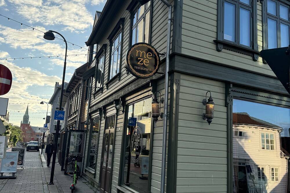 Entire apartment, Deluxe central 2 bedroom with view & underground garage in Storhaug, Stavanger